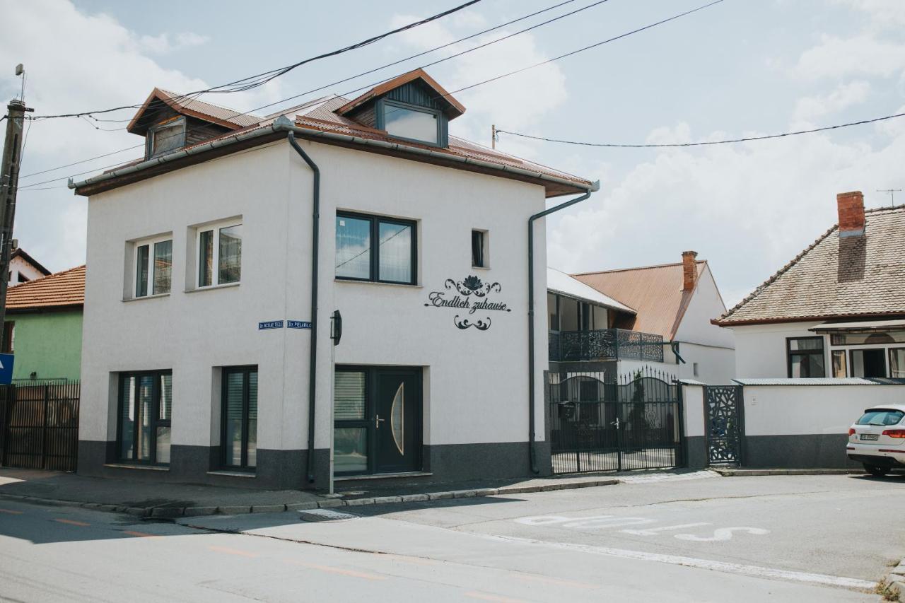 Endlich Zuhause Hotel Sibiu Luaran gambar